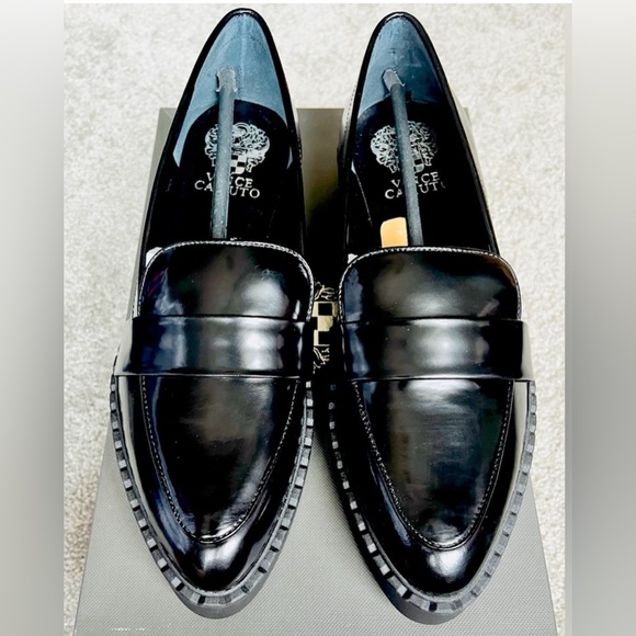 Vince Camuto Shoes - 👠 NIB Vince Camuto black leather loafers